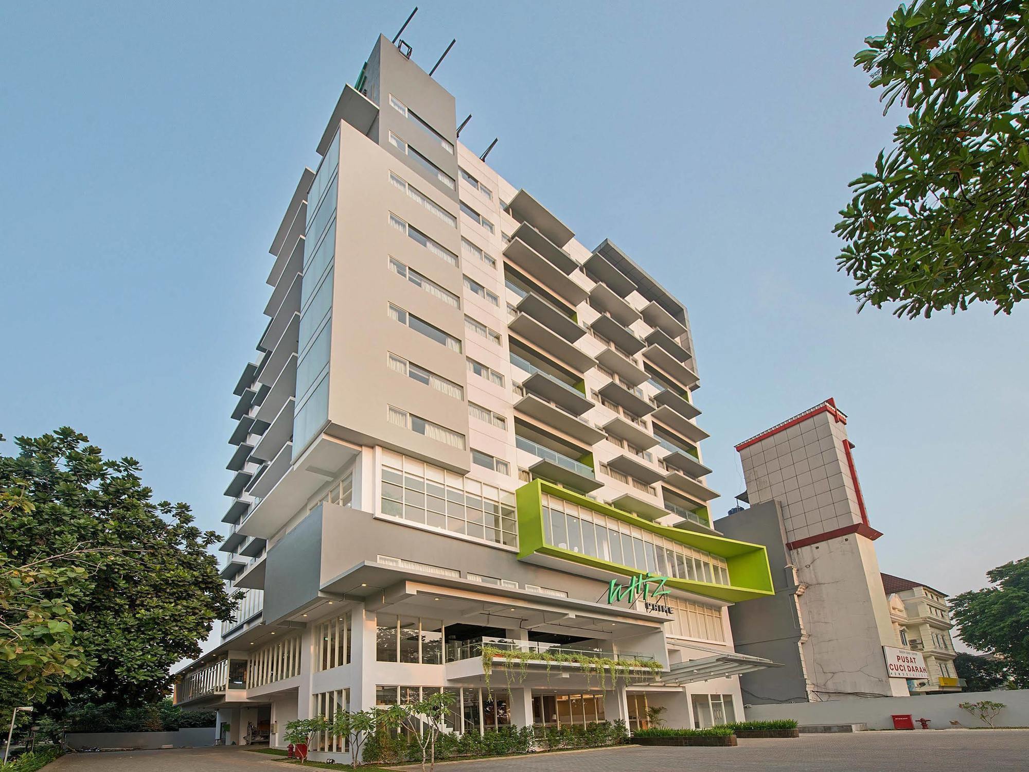 Whiz Prime Hotel Pajajaran Bogor Exterior foto