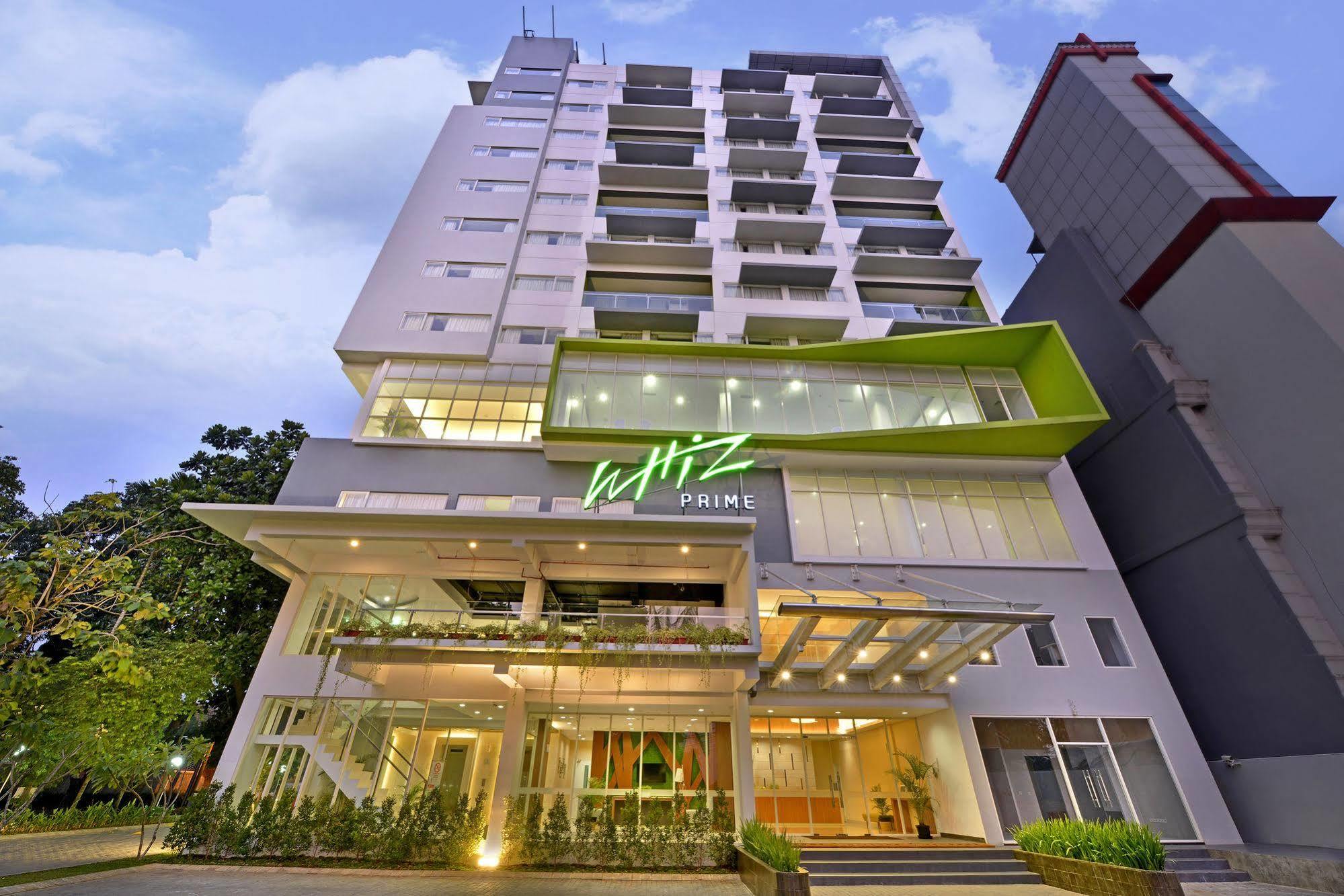 Whiz Prime Hotel Pajajaran Bogor Exterior foto