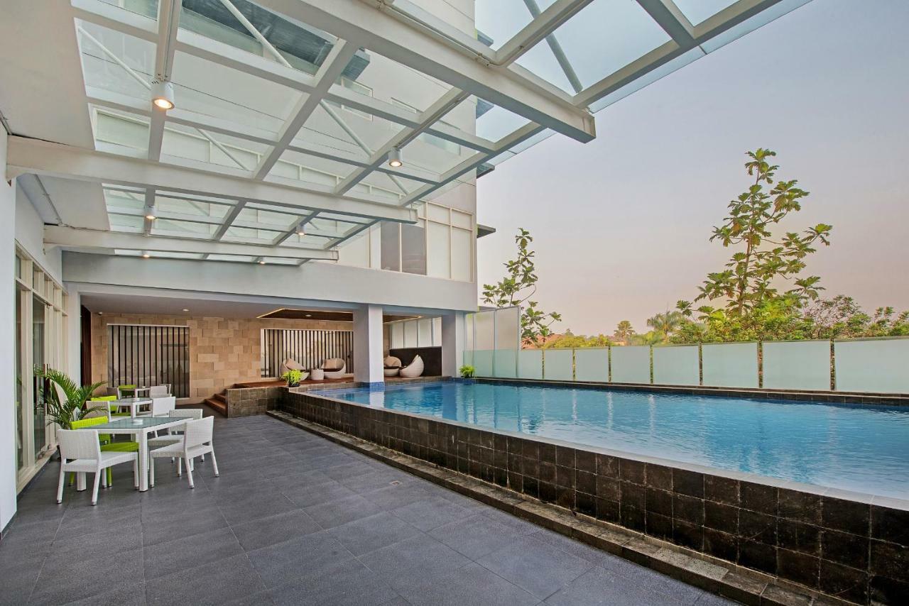 Whiz Prime Hotel Pajajaran Bogor Exterior foto